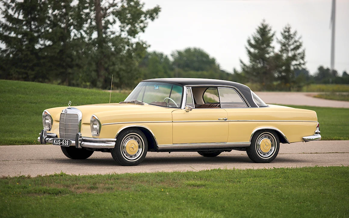 Mercedes Benz 220se Coupe