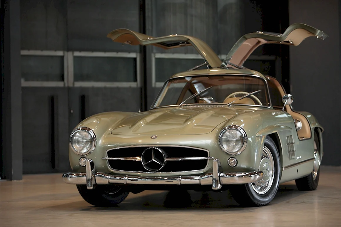 Mercedes Benz 300sl 2020