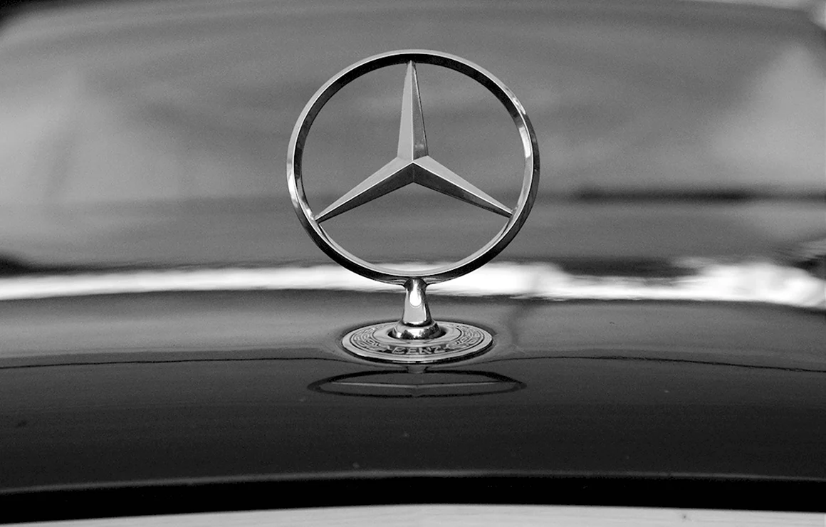 Mercedes Benz logo