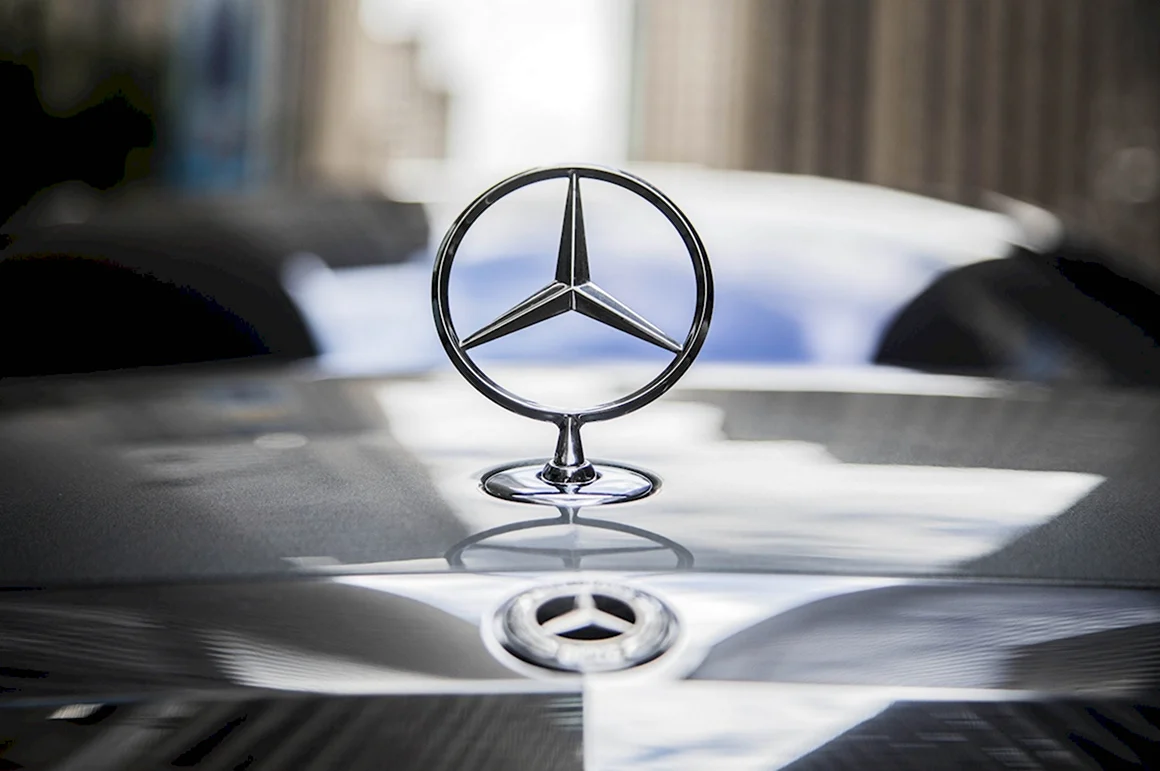 Mercedes Benz logotipi