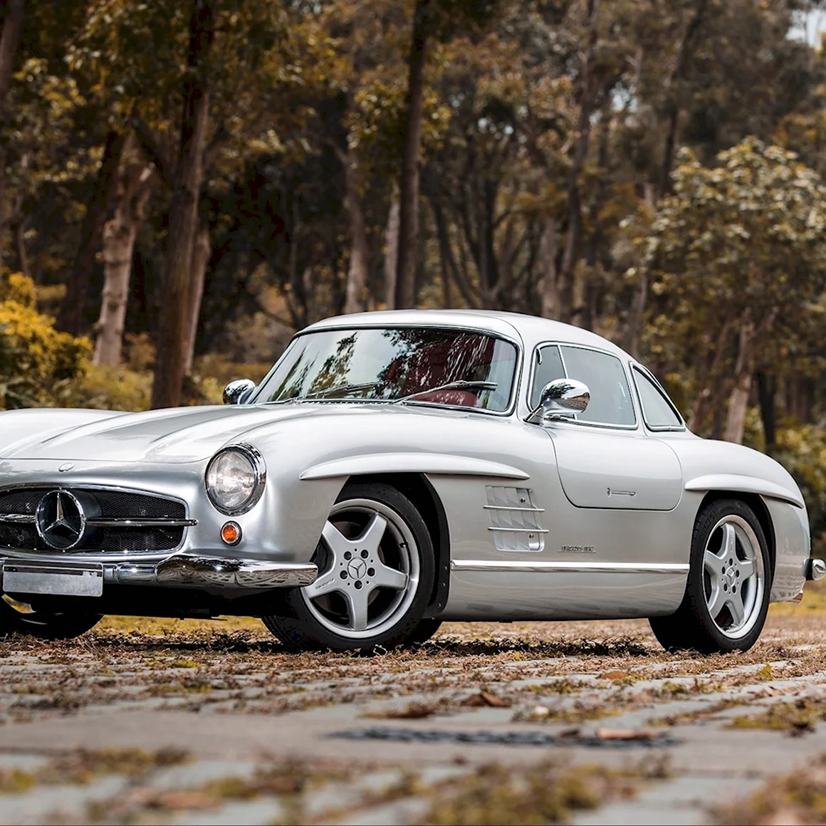 Мерседес Бенц 300 SL