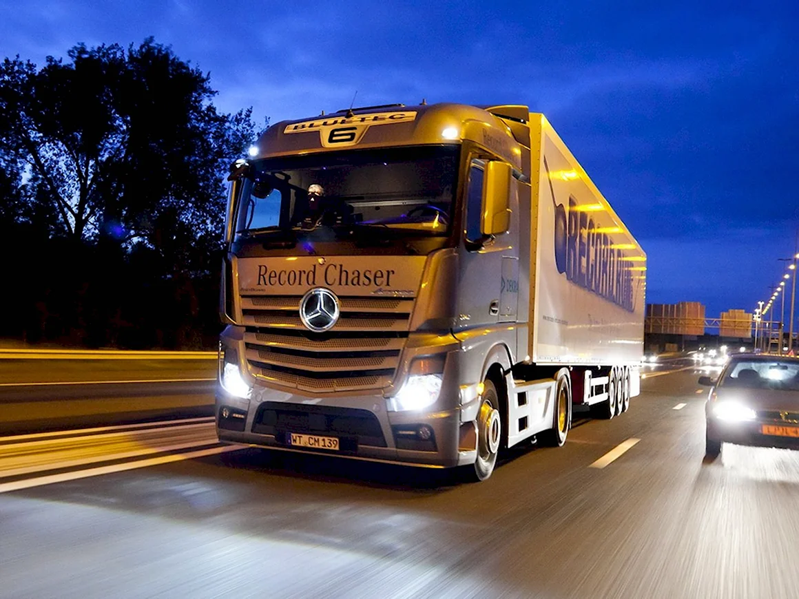 Мерседес Бенц Actros