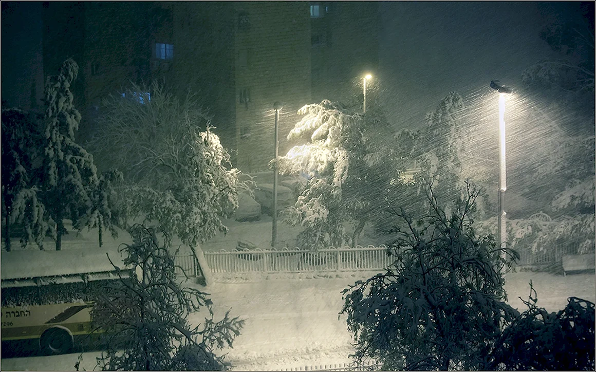 Метель за окном