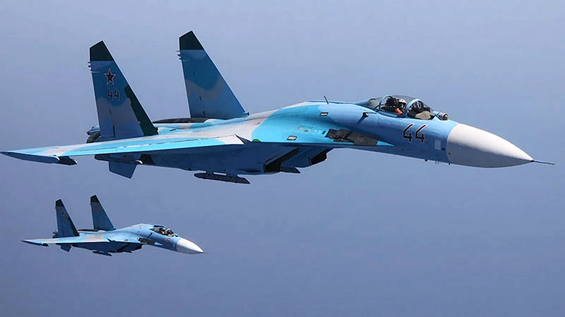 Многоцелевой истребитель Су-27