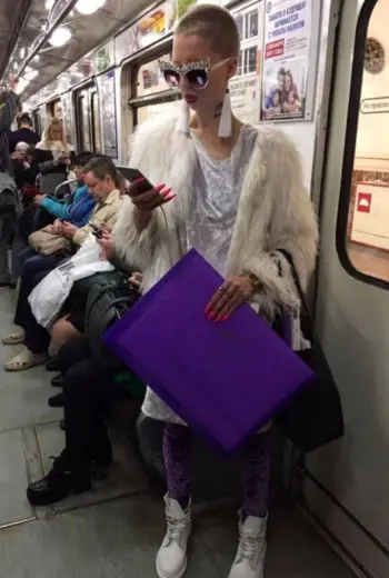 Модники и модницы Московского метро