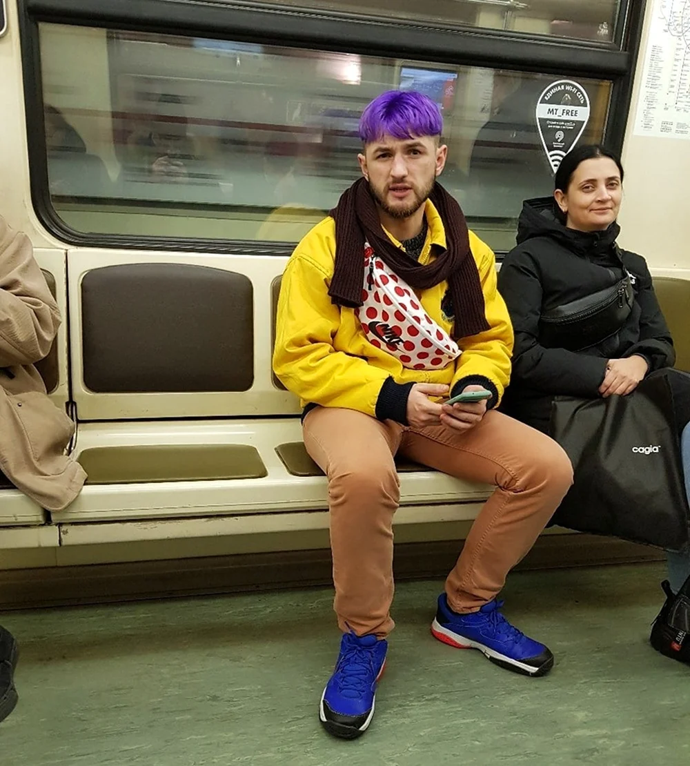 Модники в метро