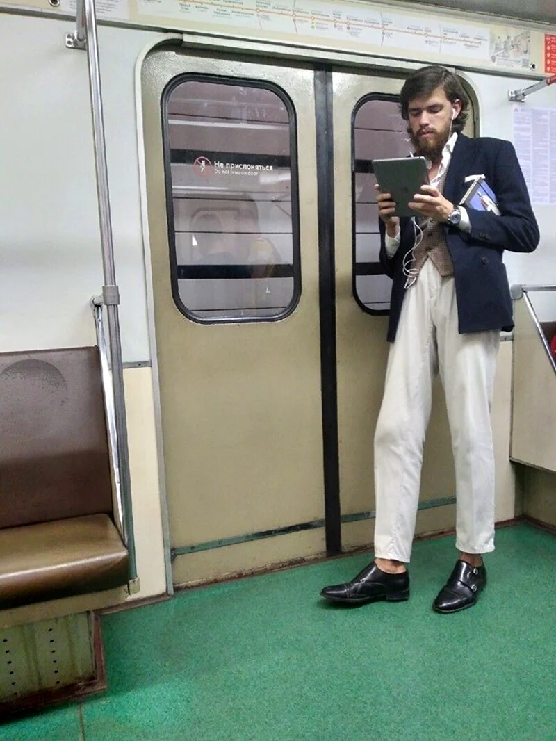 Модники в метро