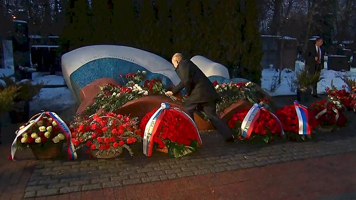 Могила Ельцина 2007