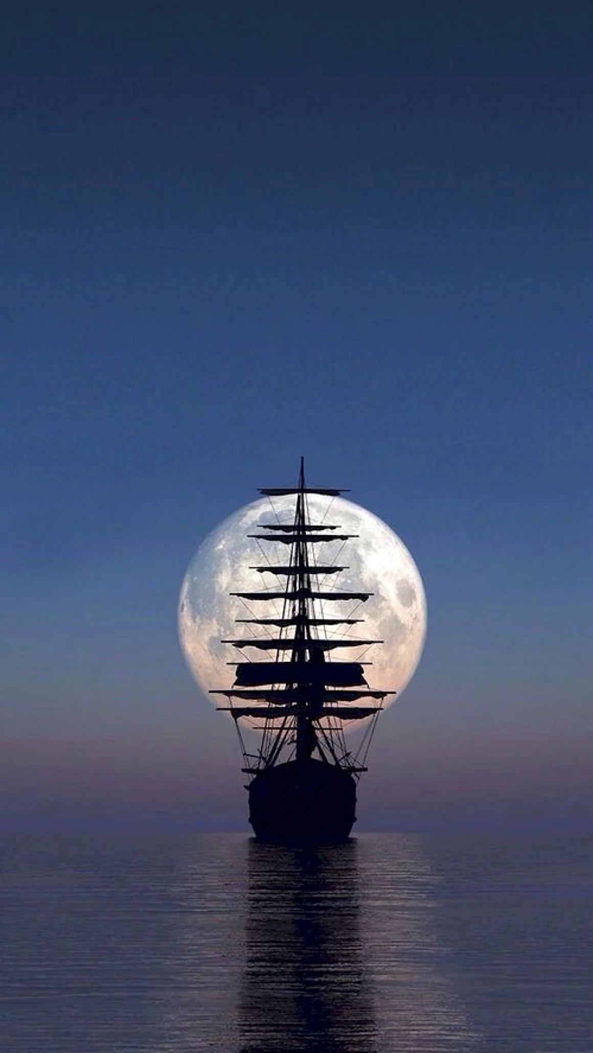 Море Луна корабль