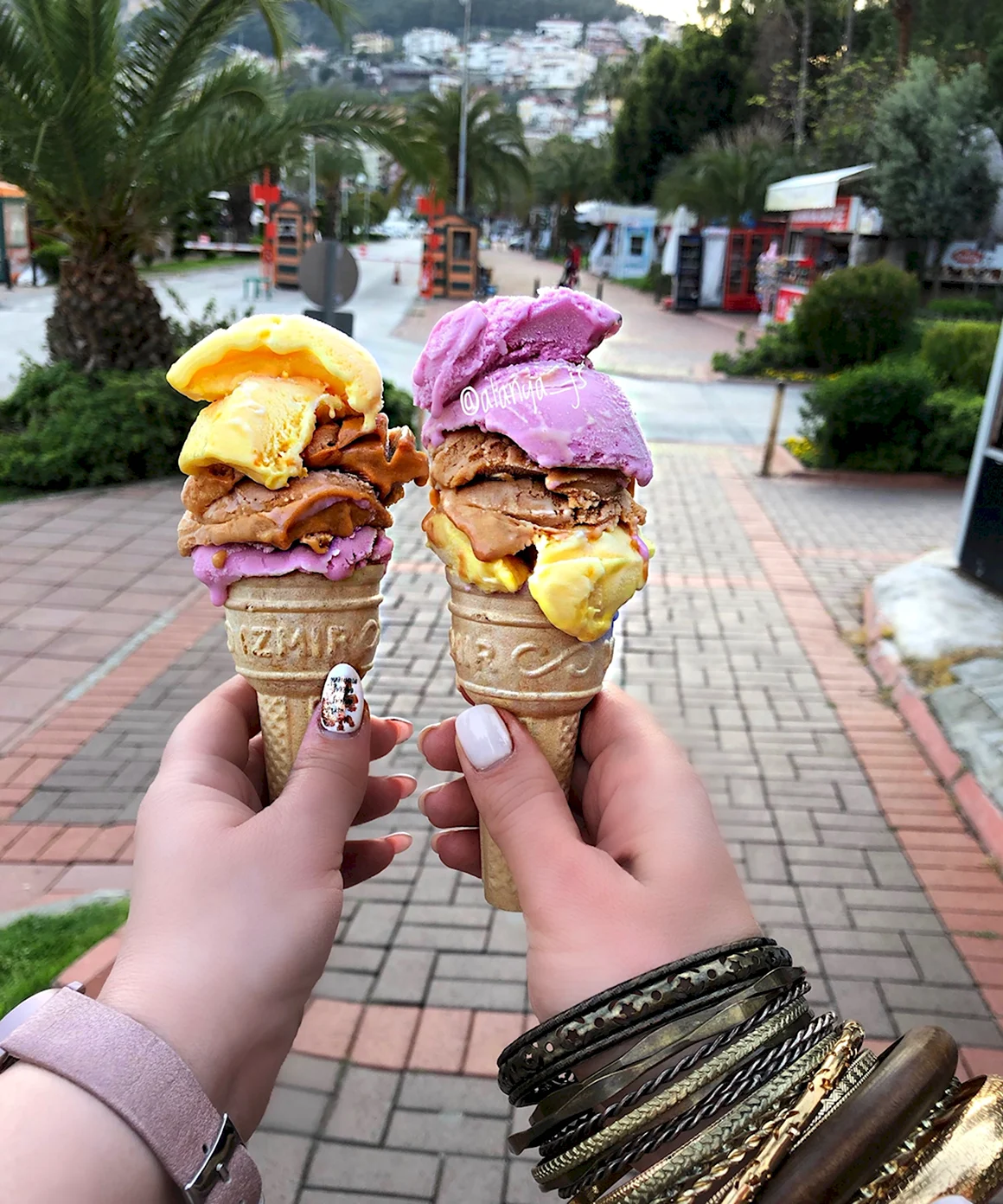 Мороженое на улице