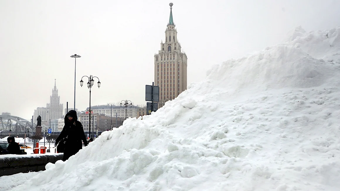 Москва снегопад 2021