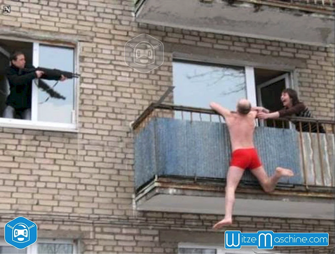 Мужик на балконе