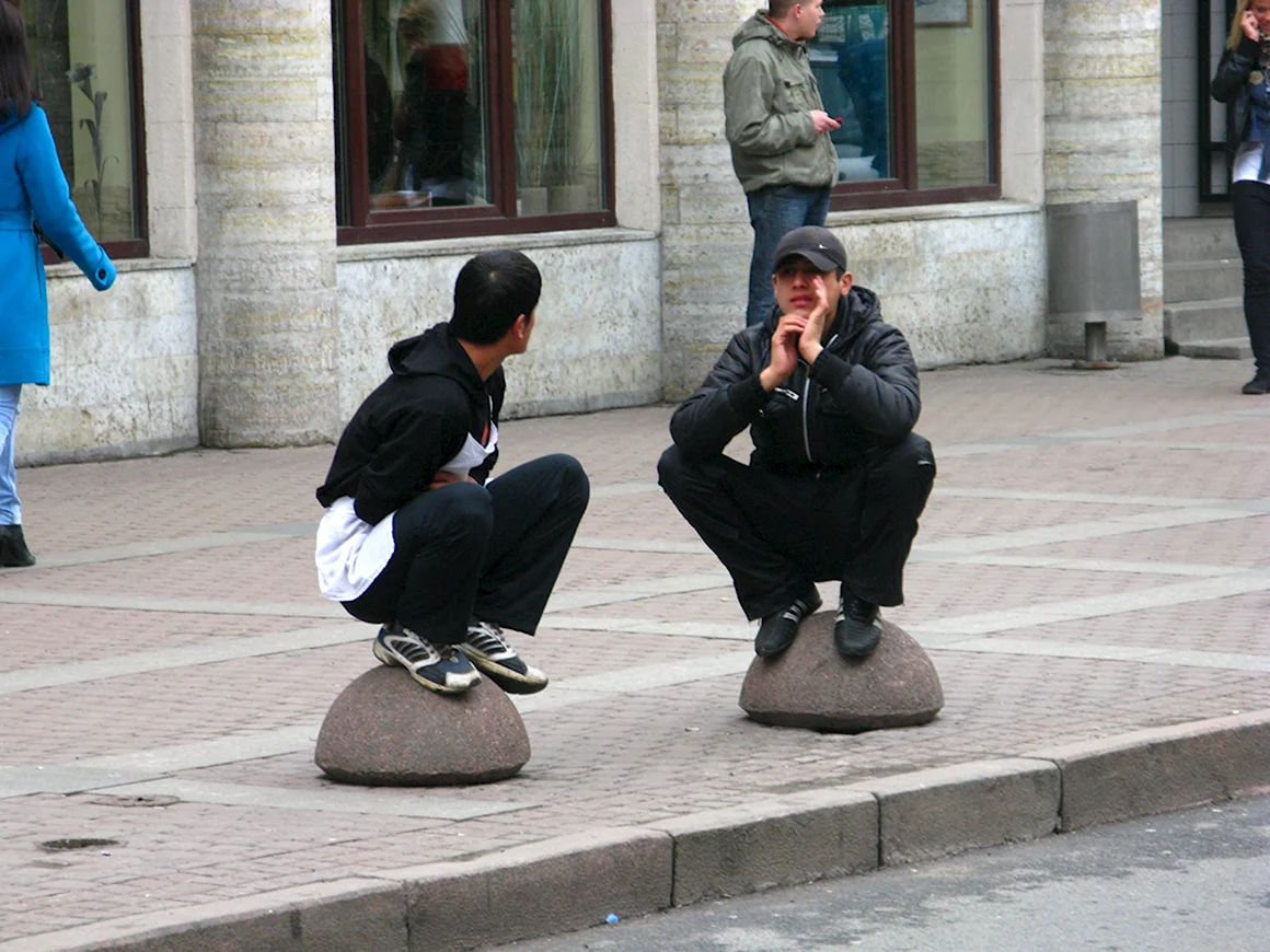 На кортах сидит