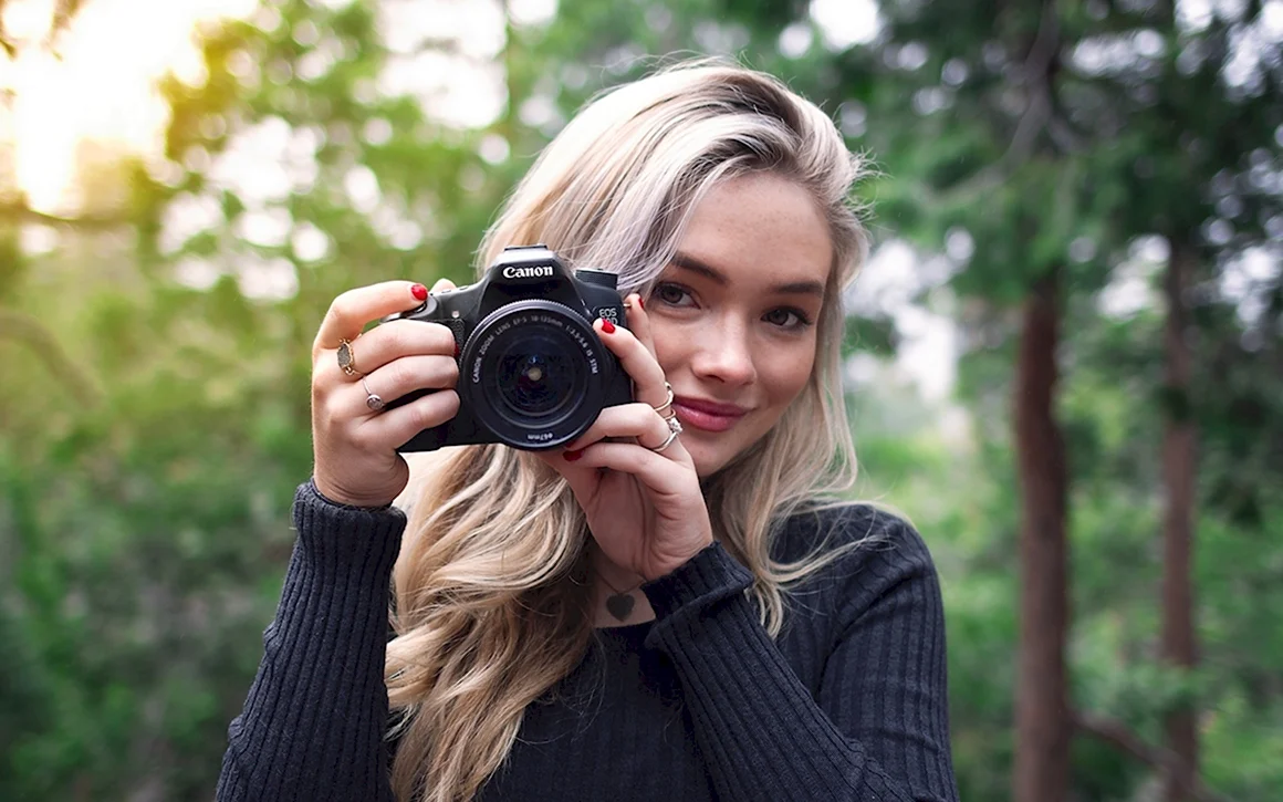 Natalie Alyn Lind