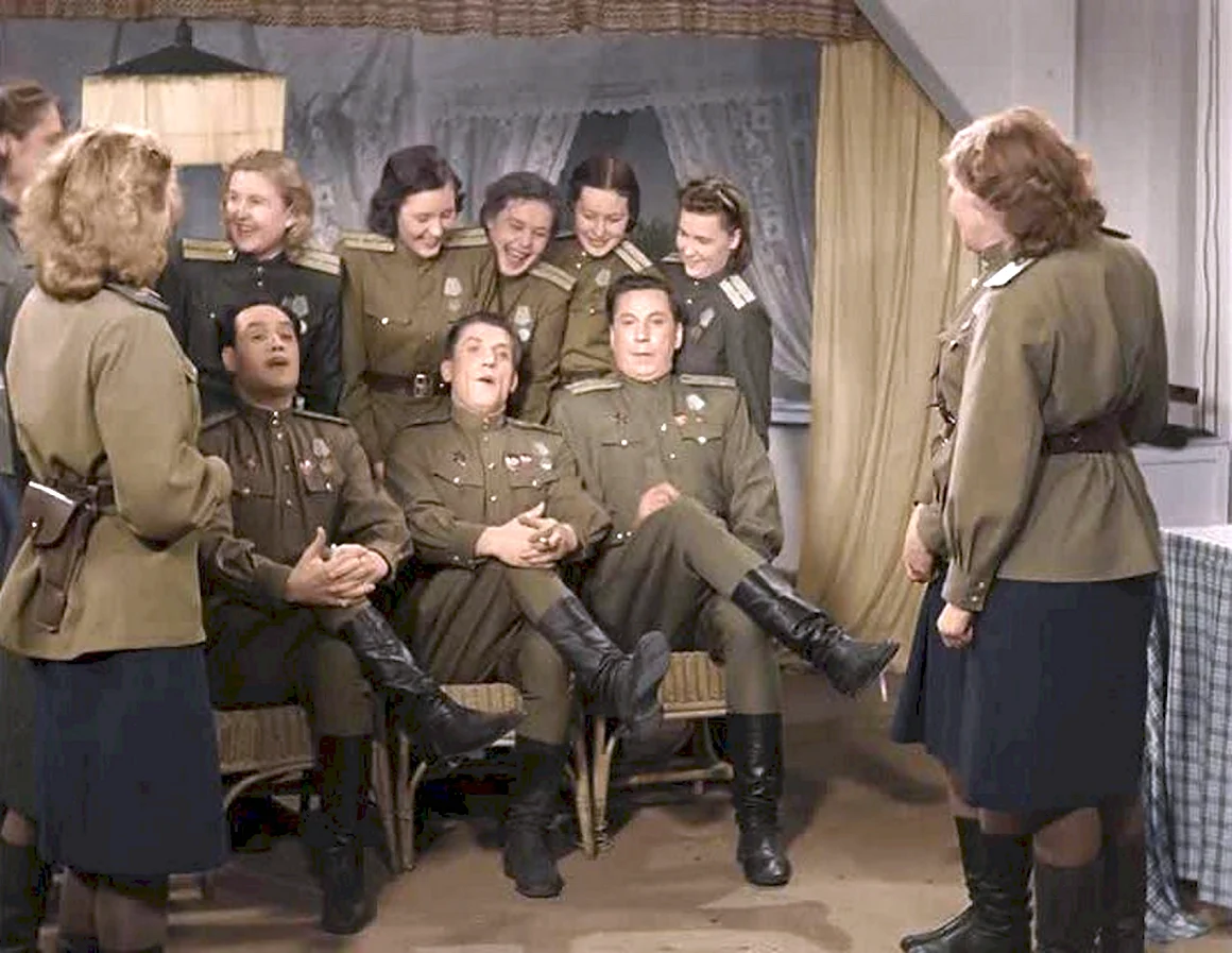 Небесный тихоход 1945. Реж. С. Тимошенко.