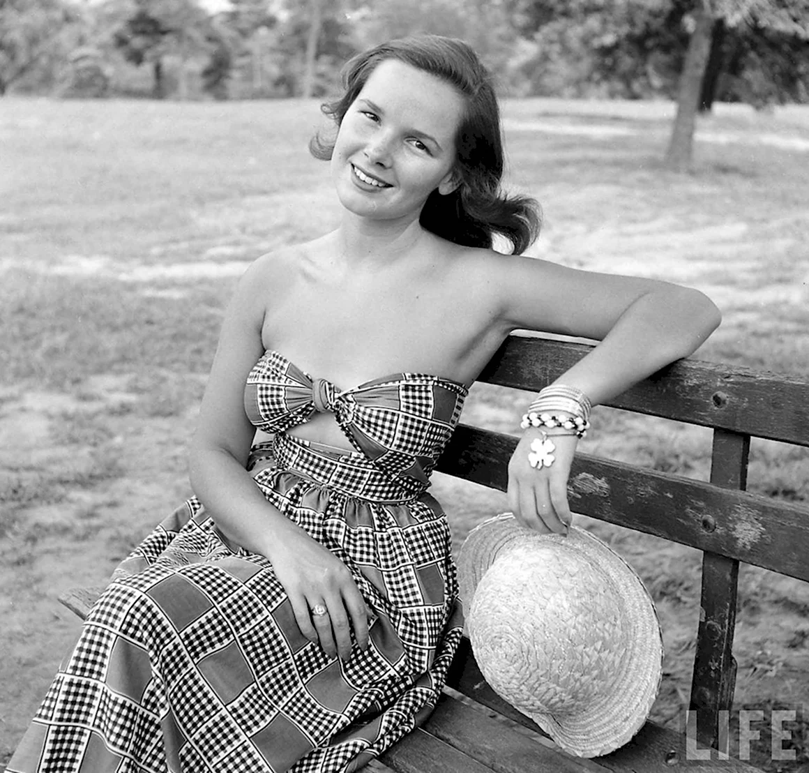 Нина Лин Vikki Dougan