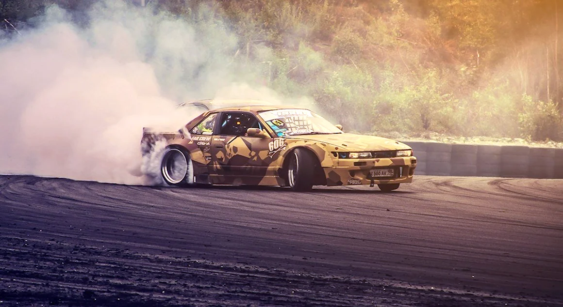 Nissan Silvia s13 в заносе
