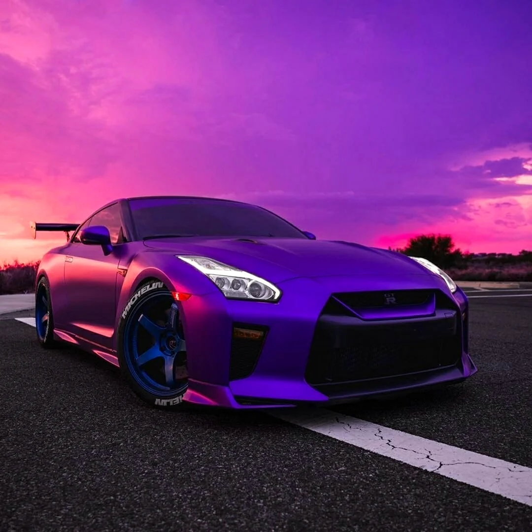 Nissan Skyline r35 GTR фиолетовый