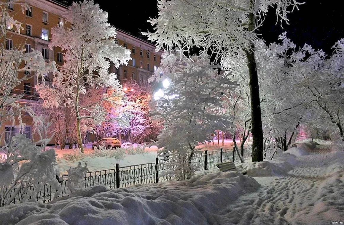 Ночной снежный Мурманск
