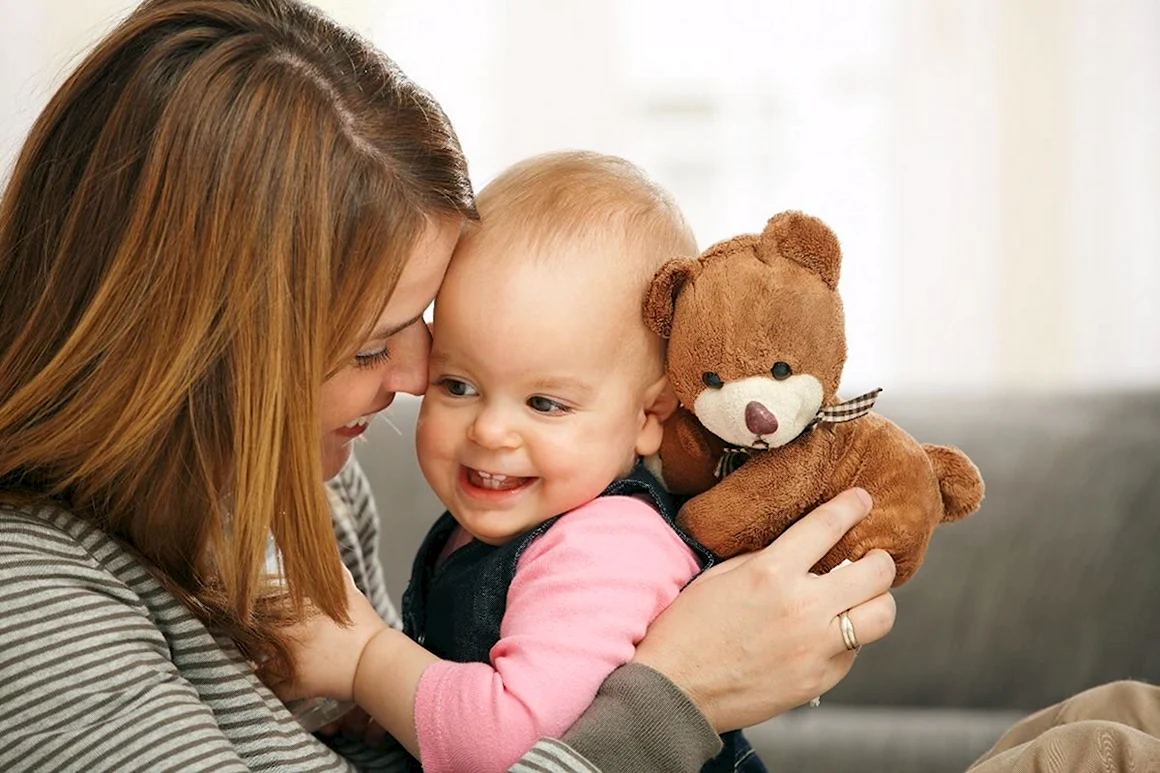 Объятия детей и родителей