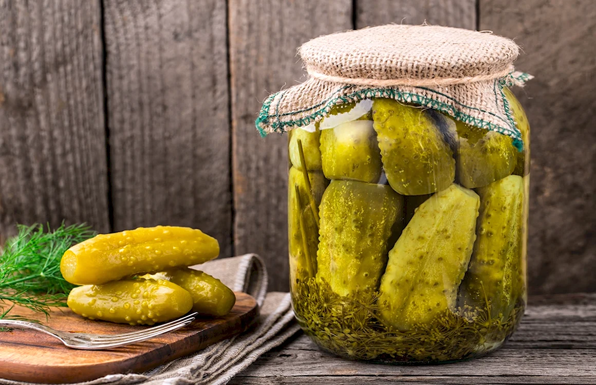 Огурцы квашенные в банках