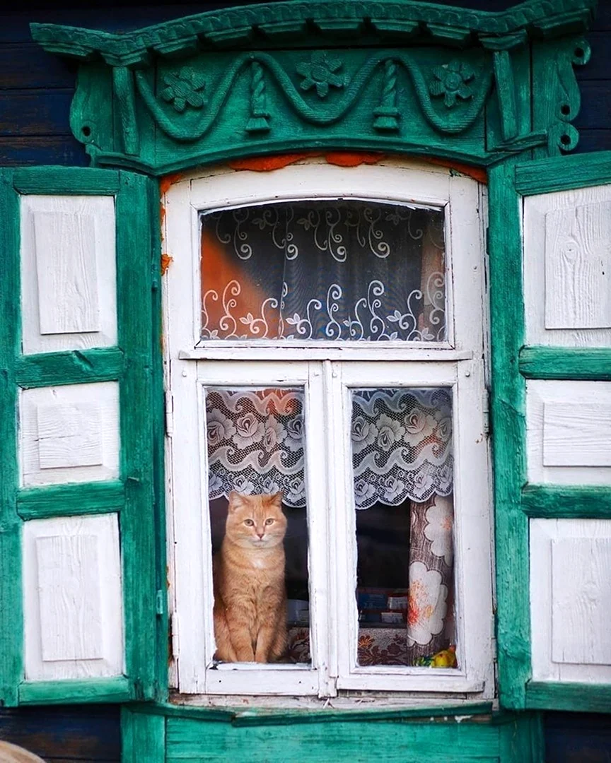 Окно в деревенском доме