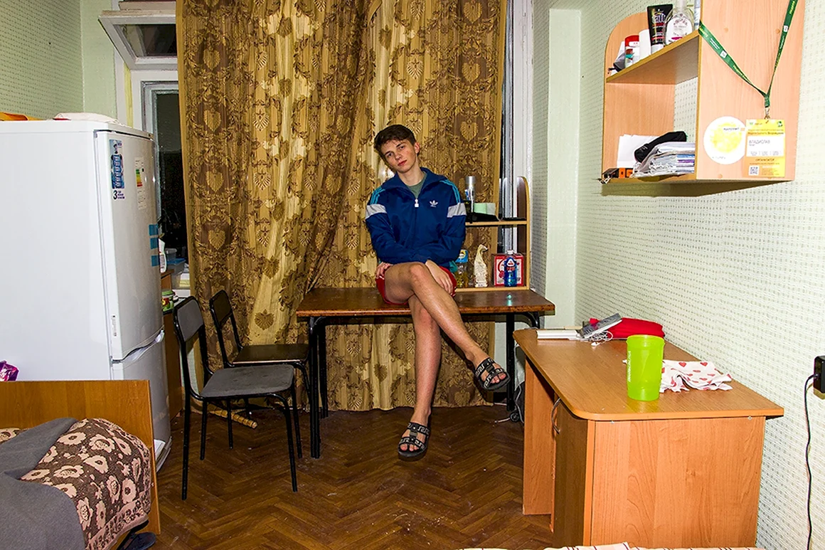 Парни в общаге