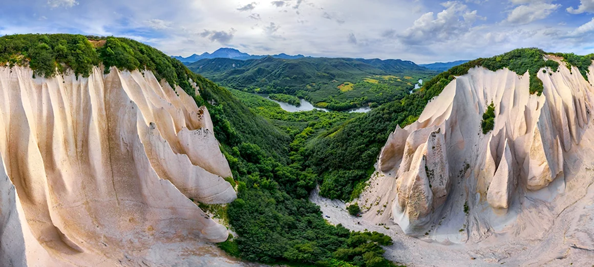 Пемзовые скалы Кутхины баты Камчатка