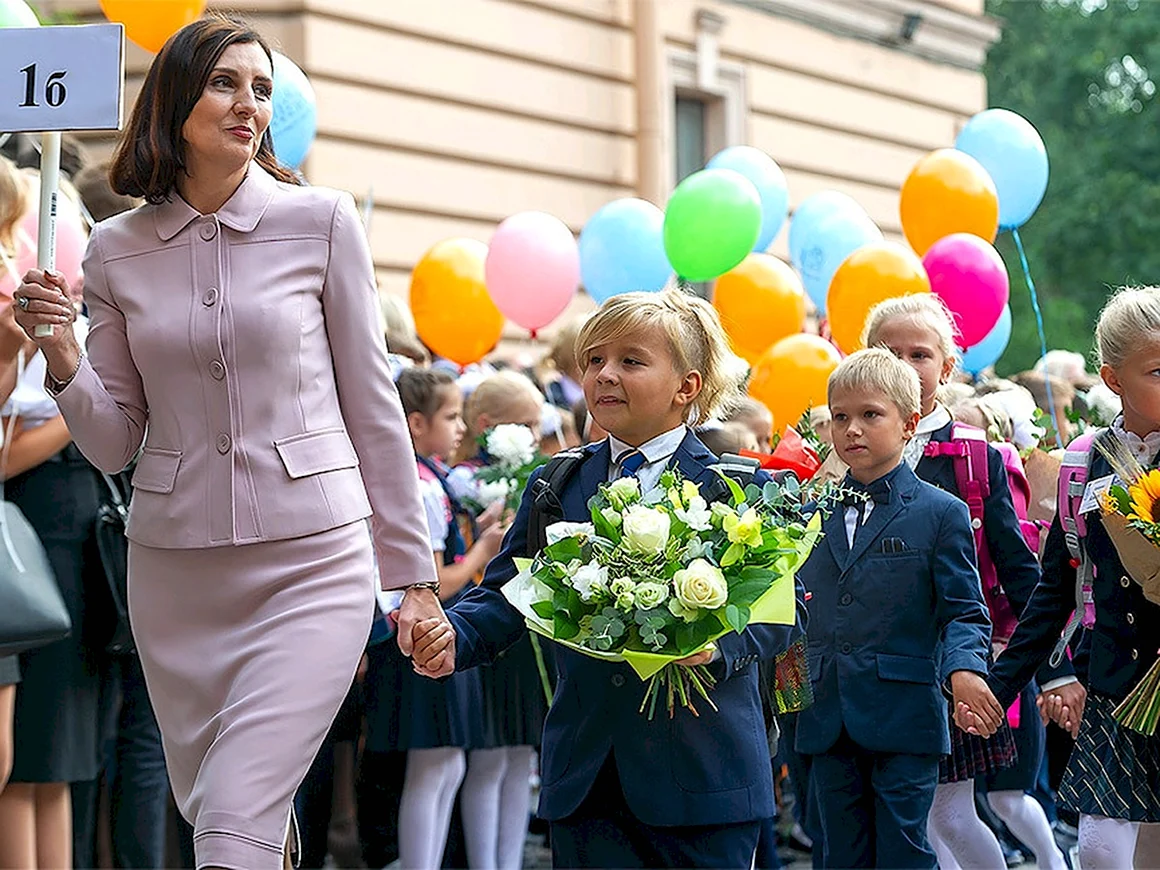 Первоклассник и учитель
