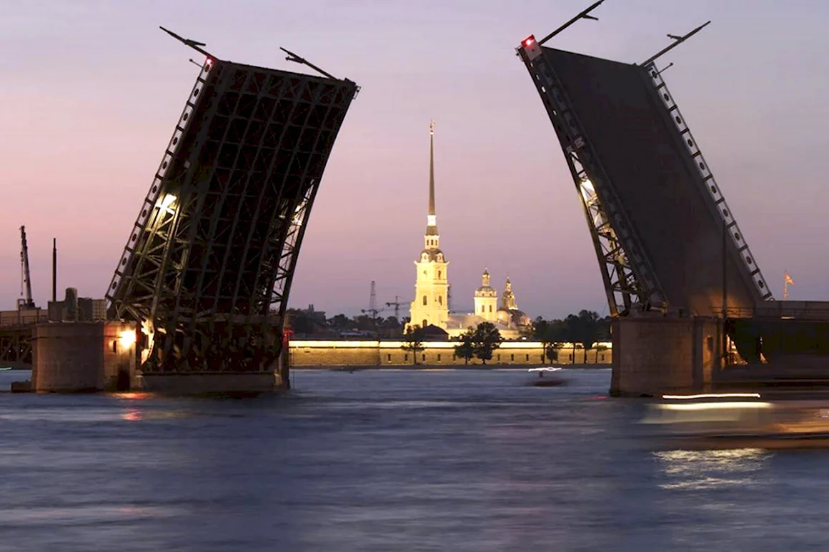 Петропавловская крепость и мост