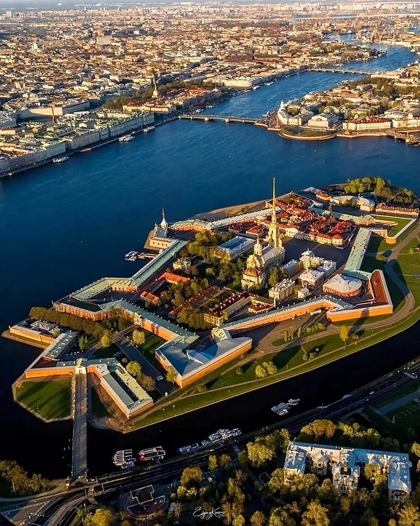 Петропавловская крепость в Санкт-Петербурге
