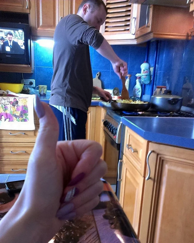 Подкаблучник настоящий мужчина