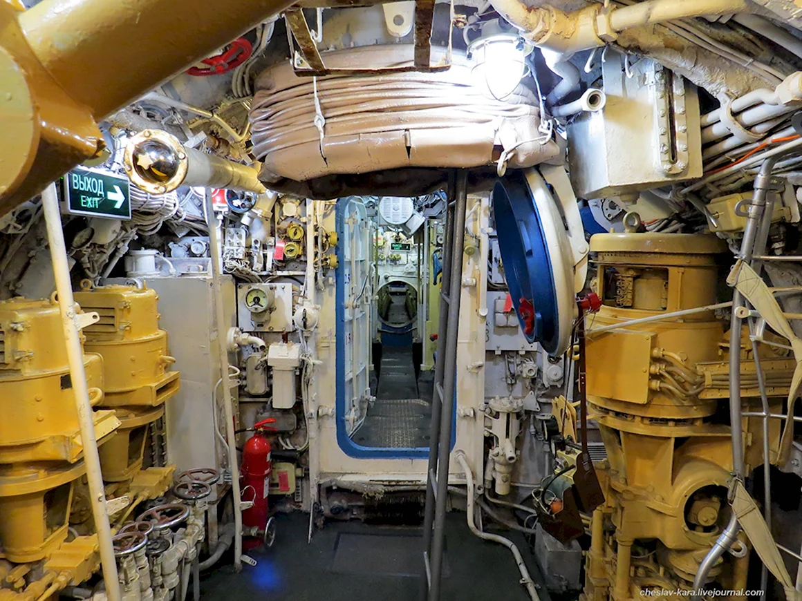 Подлодка музей в Санкт-Петербурге с-189