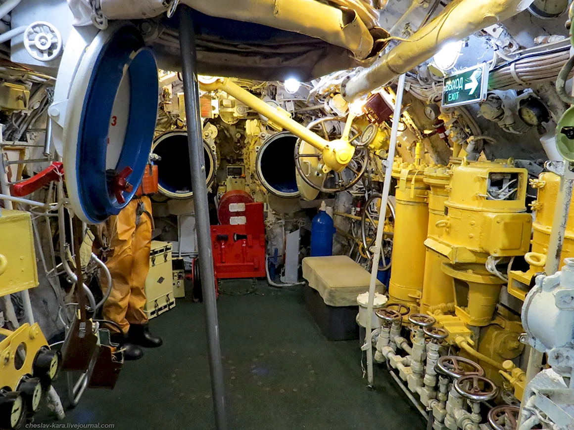 Подводная лодка с-189 Санкт-Петербург изнутри