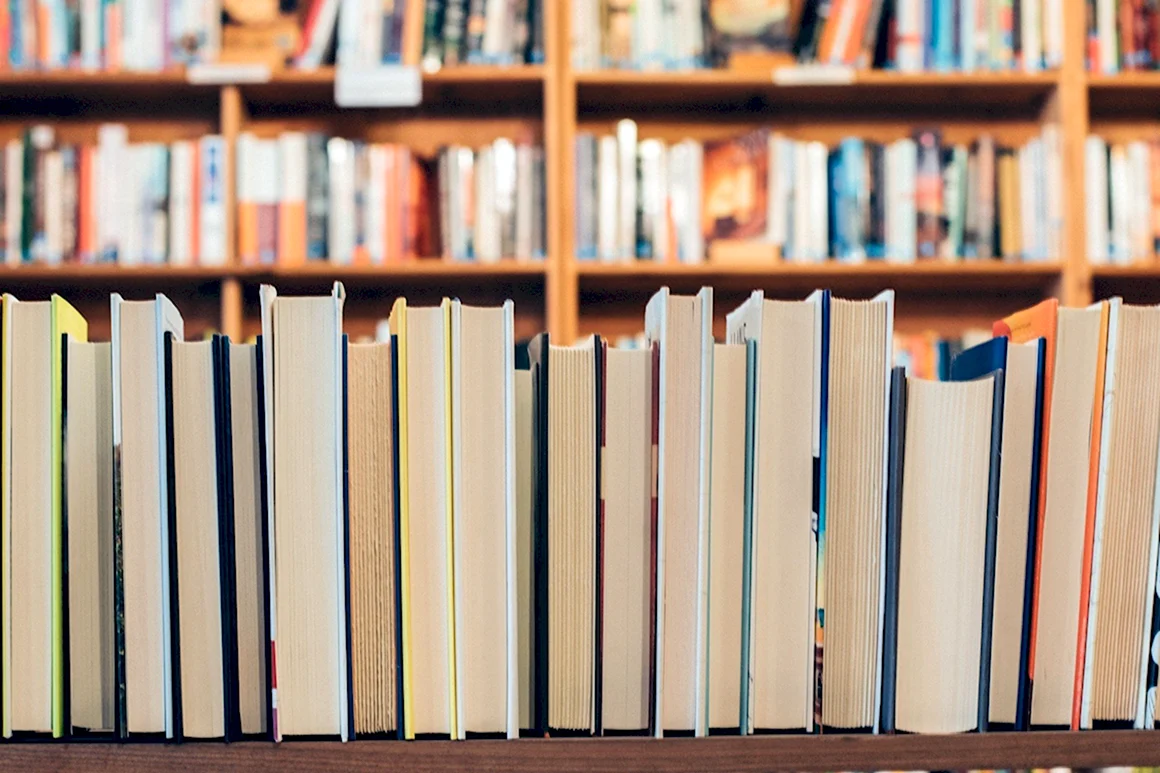 Полка для книг