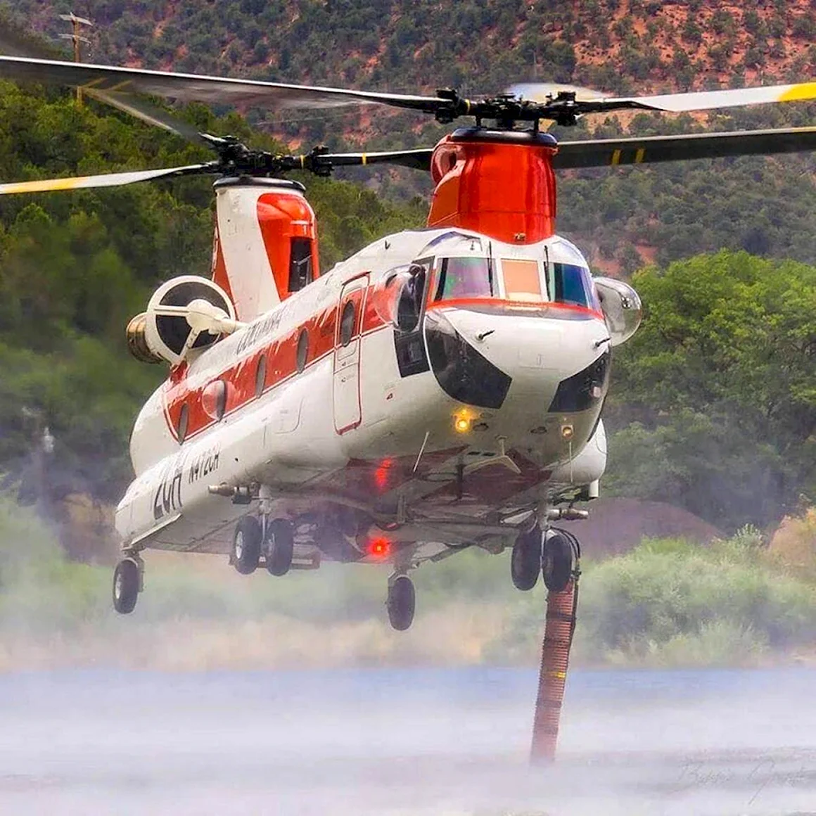 Пожарный вертолет Columbia 234 Chinook