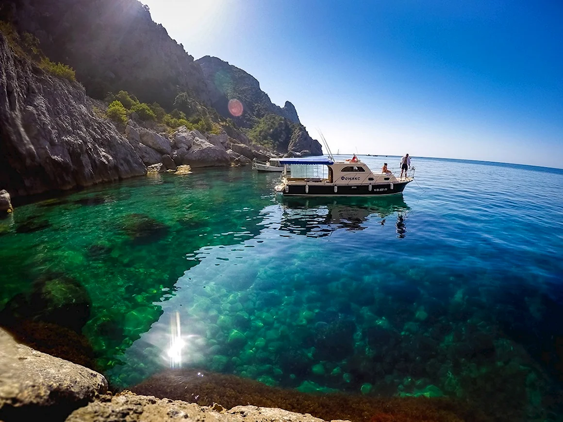 Прозрачная вода бухта