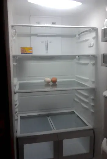 Пустой холодильник