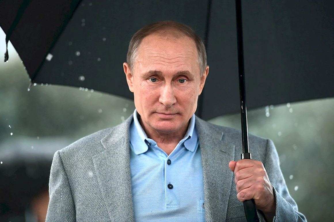 Путин в неформальной обстановке