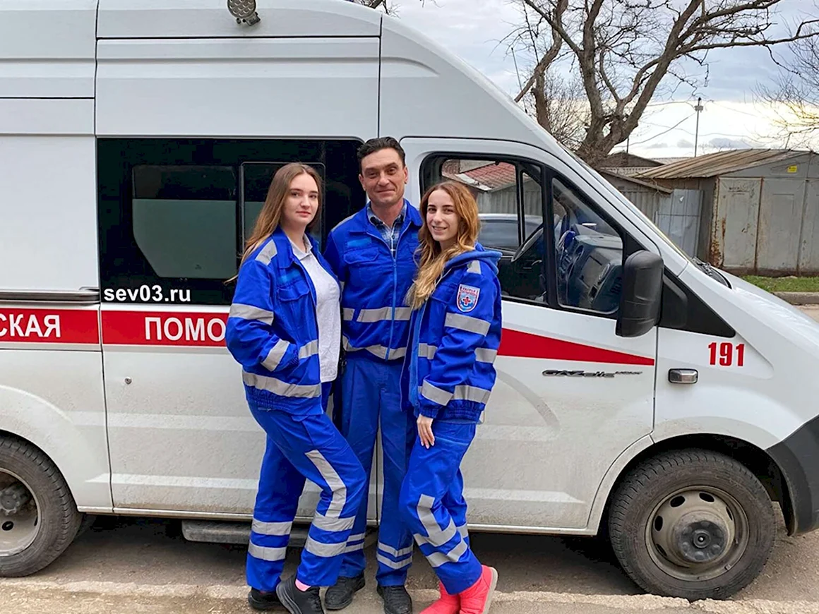 Работники скорой