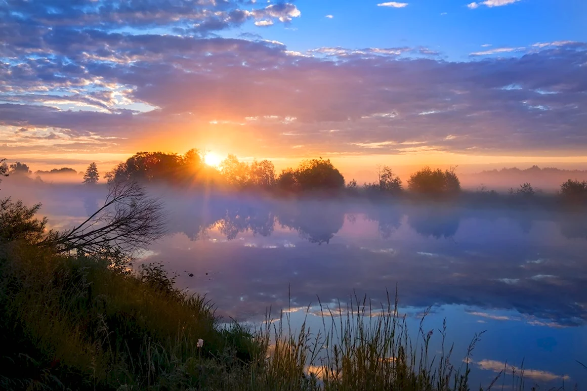 Рассвет на реке
