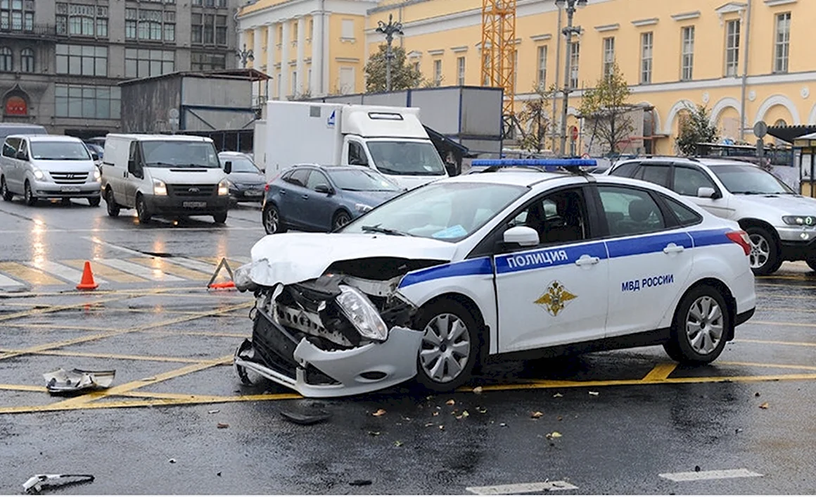 Разбитая Полицейская машина