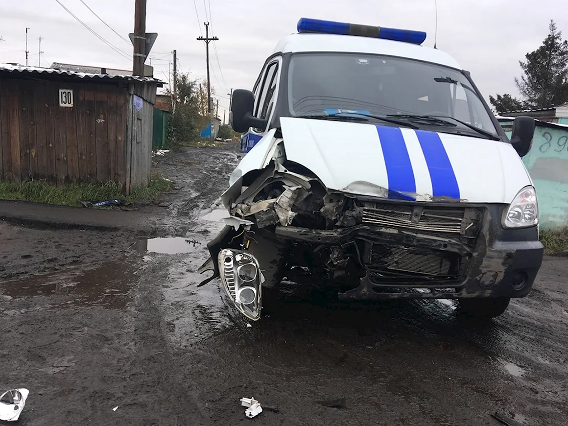 Разбитая Полицейская машина