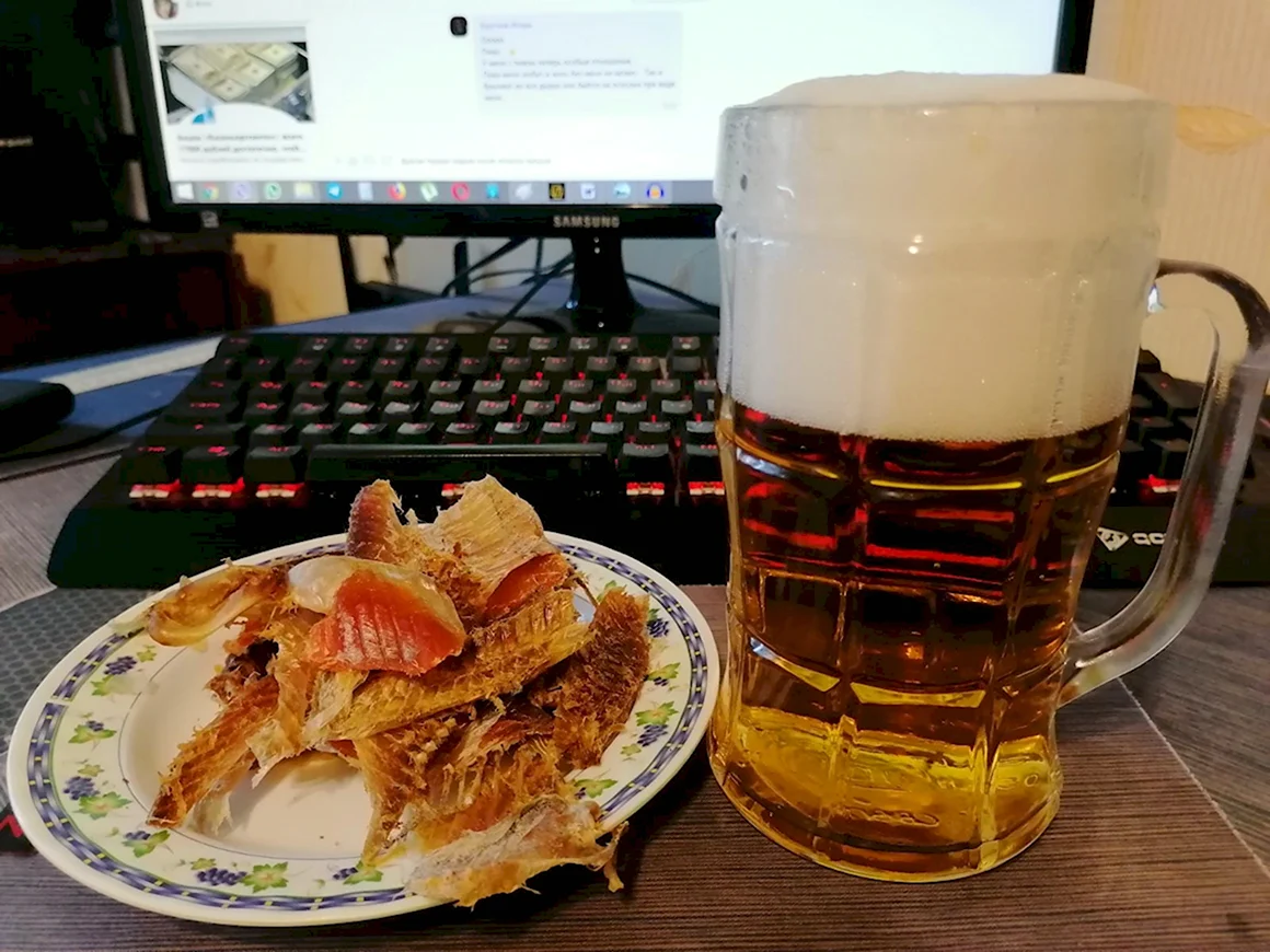 Разливное пиво и рыба