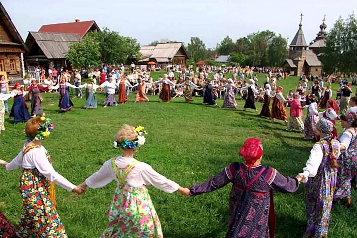 Русские народные гуляния на Троицу