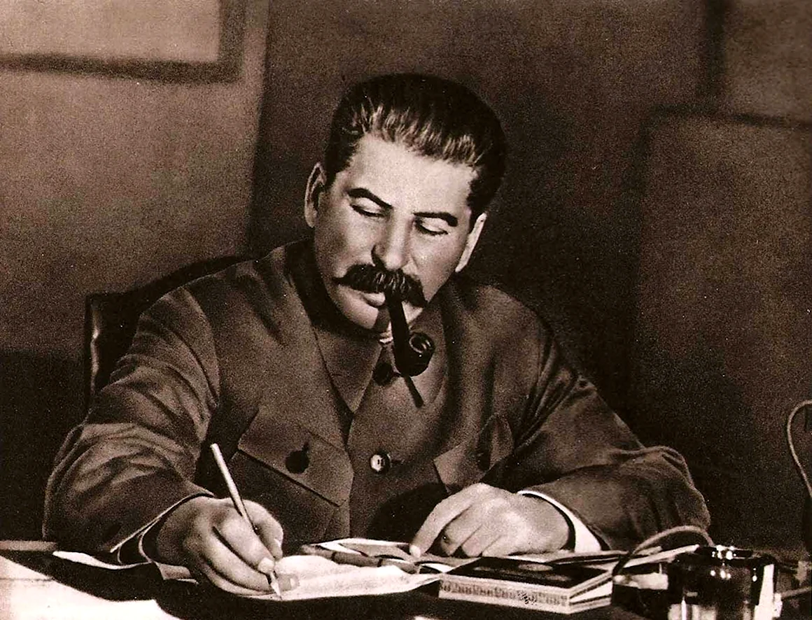 Русский царь Иосиф Сталин