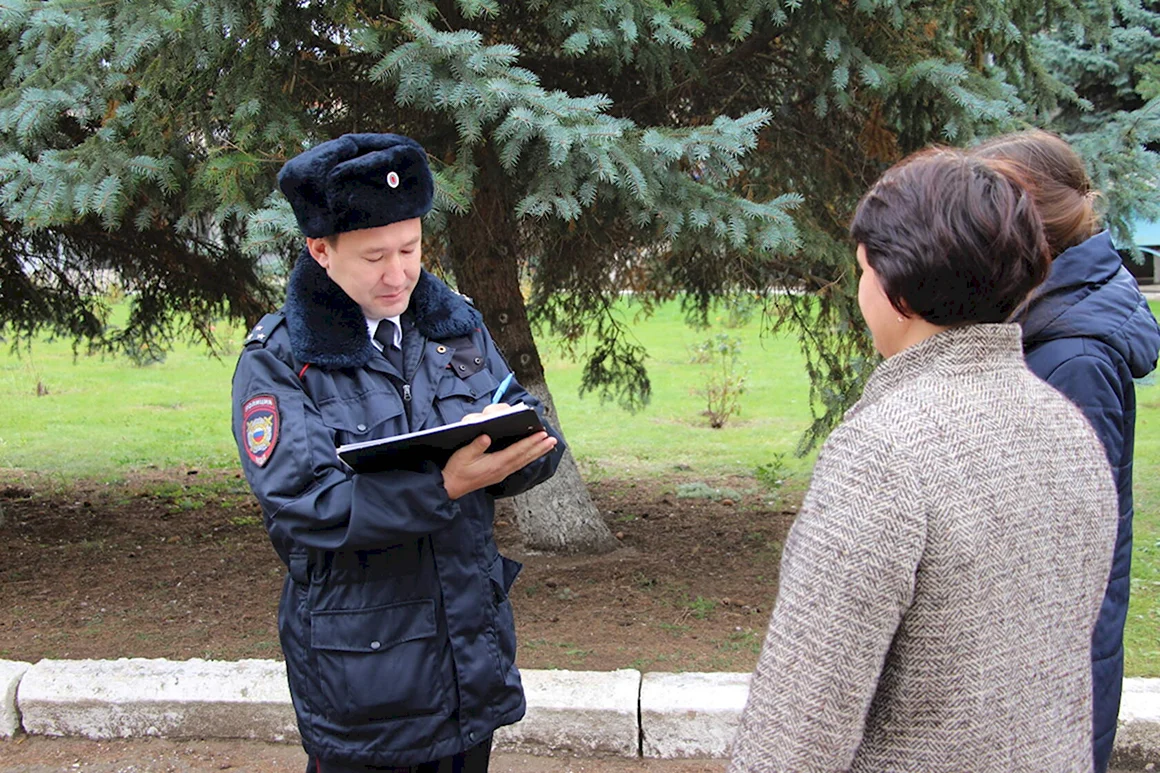 С днем участкового