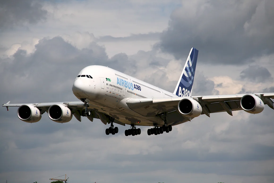Самолёт Airbus a380