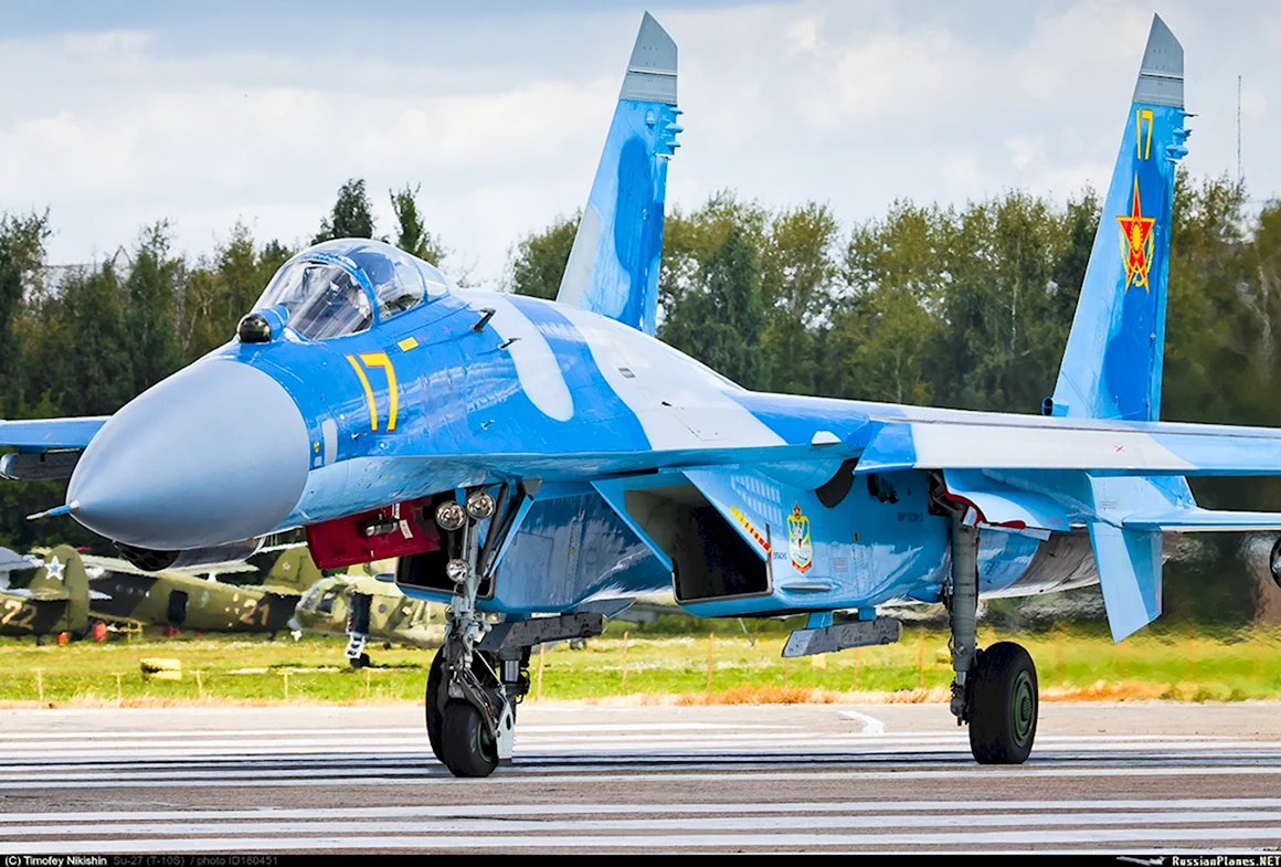 Самолет Су 27
