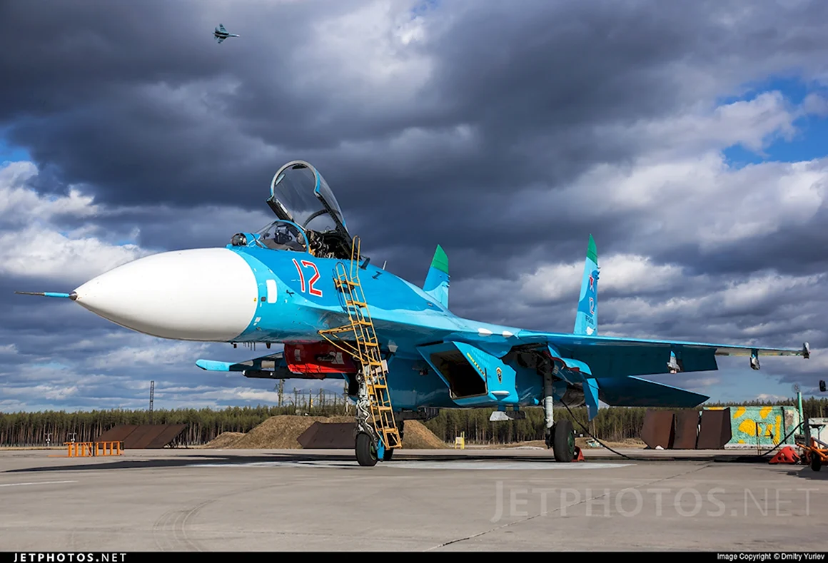 Самолет Су 27